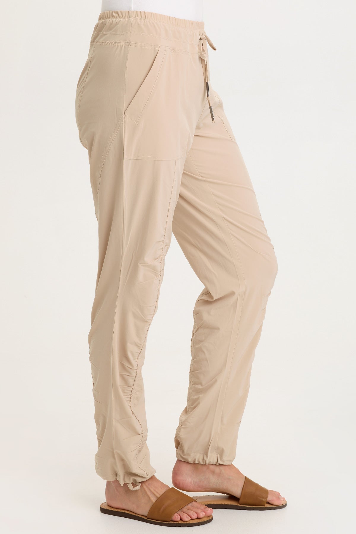 Wearables Jules Active Ruched Stretch Pant Sahara - XCVI