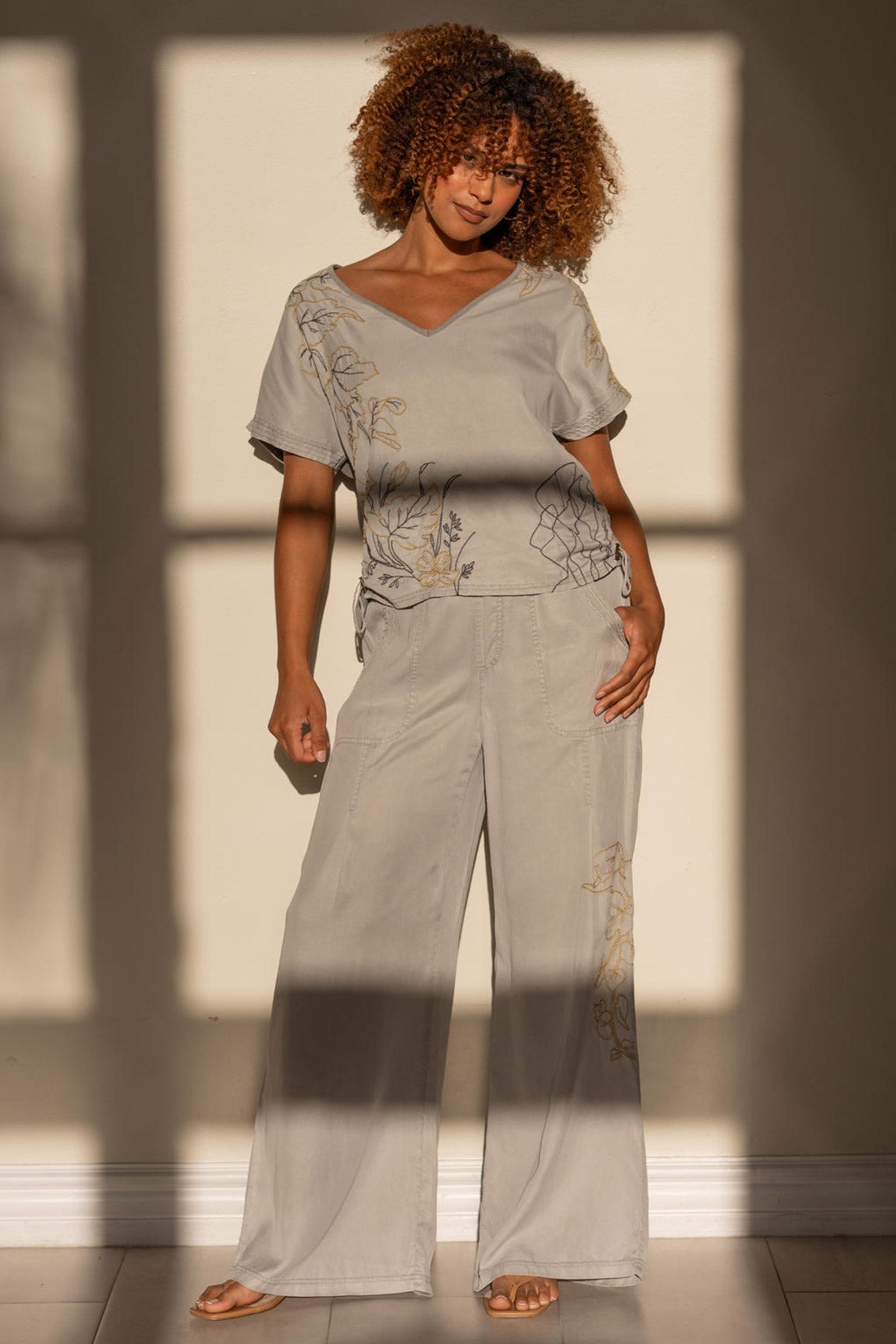 Embroidered Dacia Tencel Twill Pleated Wide Leg Pull-On Waist Pant Masterpiece Pigment - XCVI