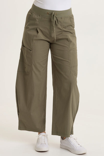 Pender Poplin Pull-On Barrel Pant English Moss - XCVI