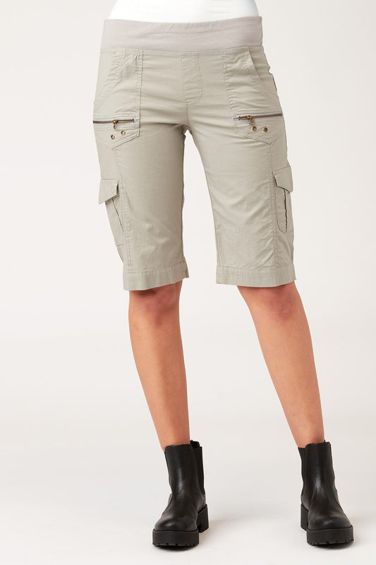 Zola Bermuda Short in Frost Frost - XCVI
