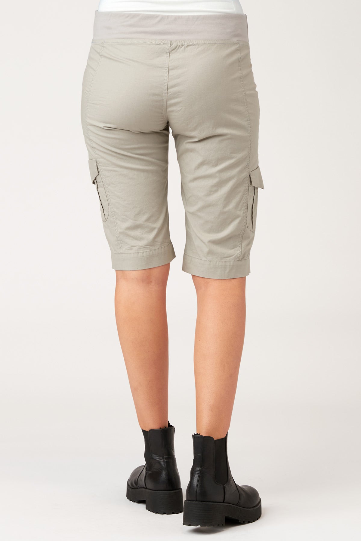 Zola Bermuda Short in Frost Frost - XCVI
