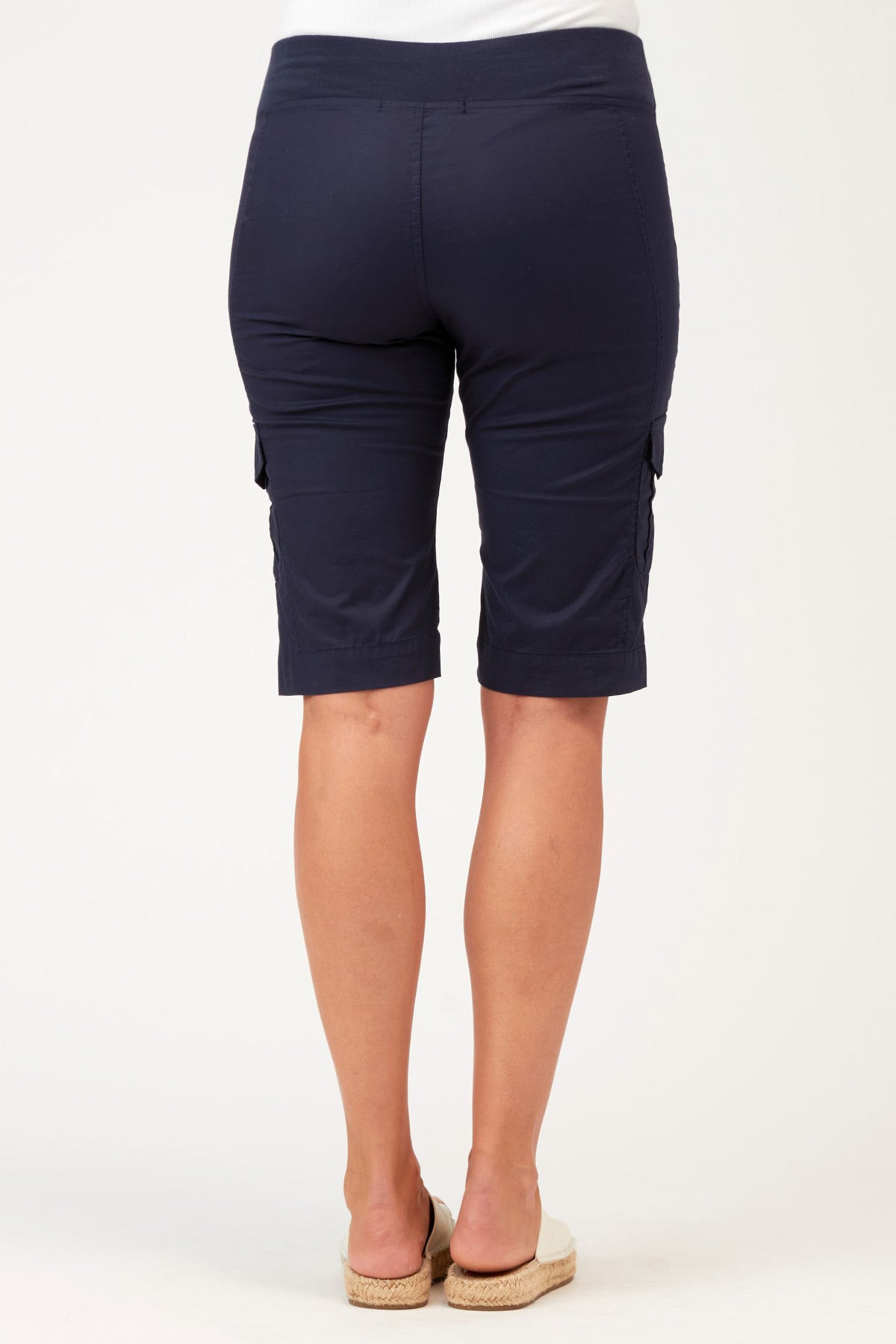 Zola Bermuda Short in Navy Navy - XCVI