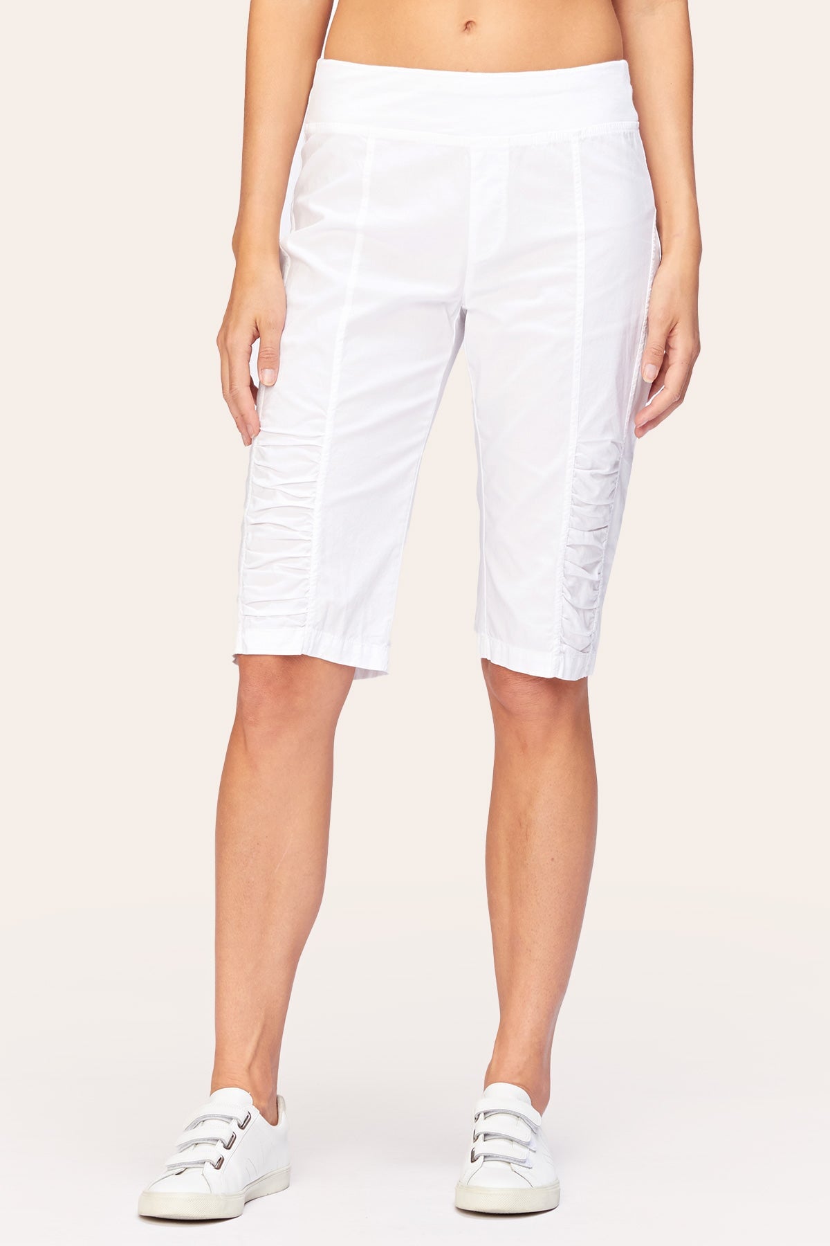 Tatem Bermuda in White White - XCVI