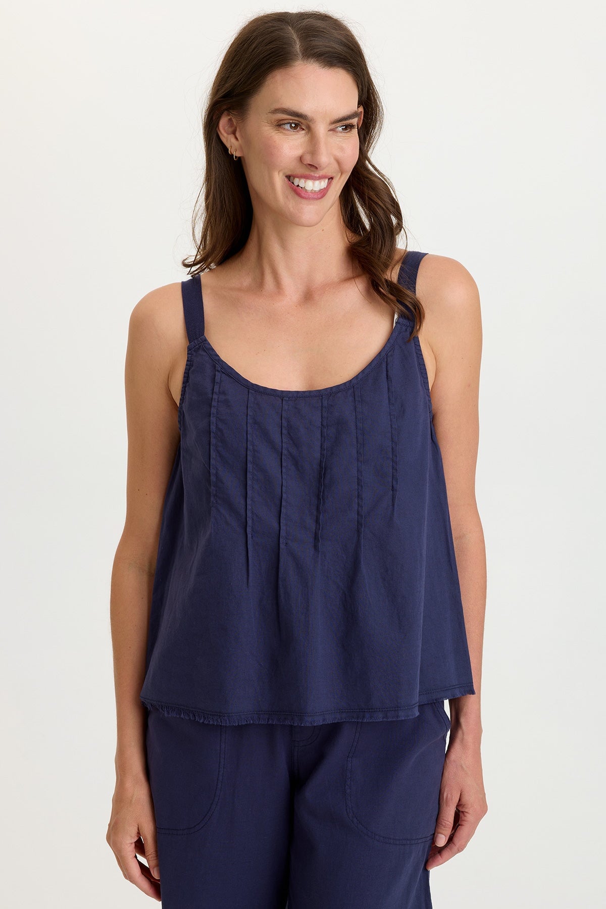 Wearables Shawnie Flowy Linen Pintuck Tank Navy - XCVI