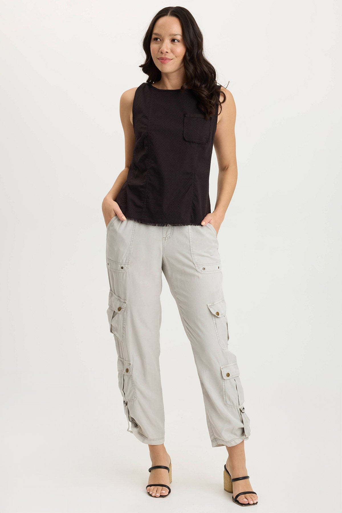 Landis Tank Top with a Pocketk in Perforated Poplin Black - XCVI