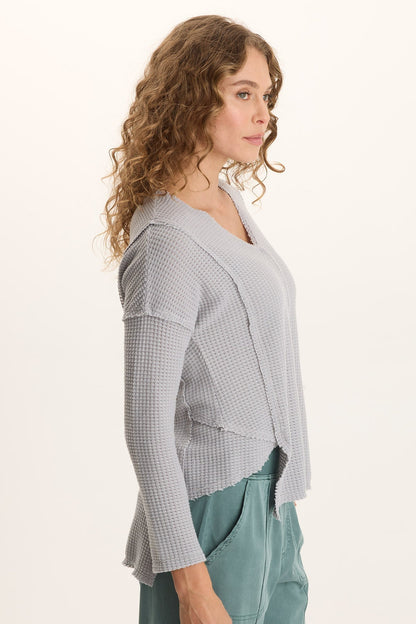 Arnie Thermal Asymmetrical Hem V-Neck Long-Sleeve Top Soft Pebble Pigment - XCVI