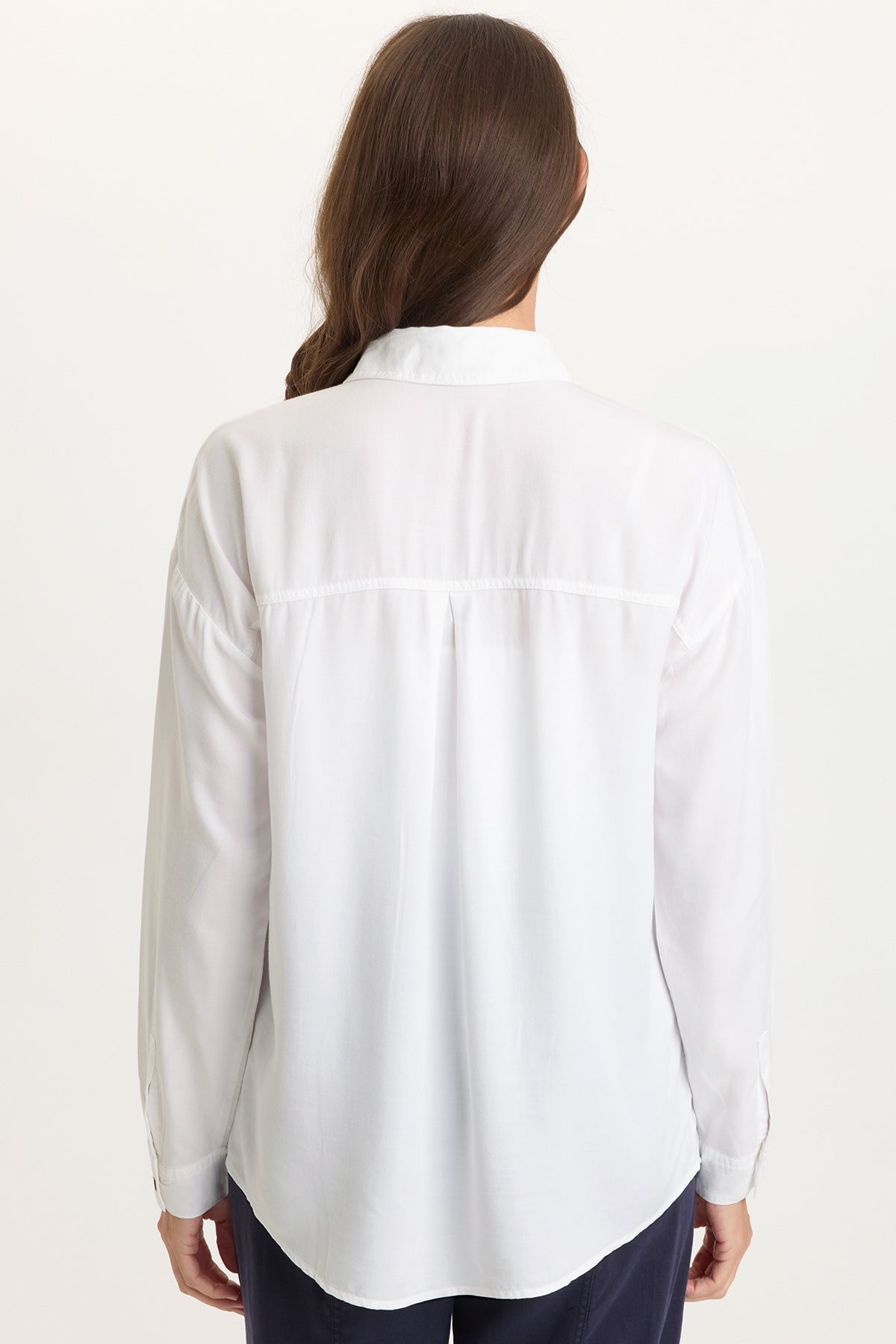 Wearables Dusten Relaxed-Fit Button-Up White - XCVI