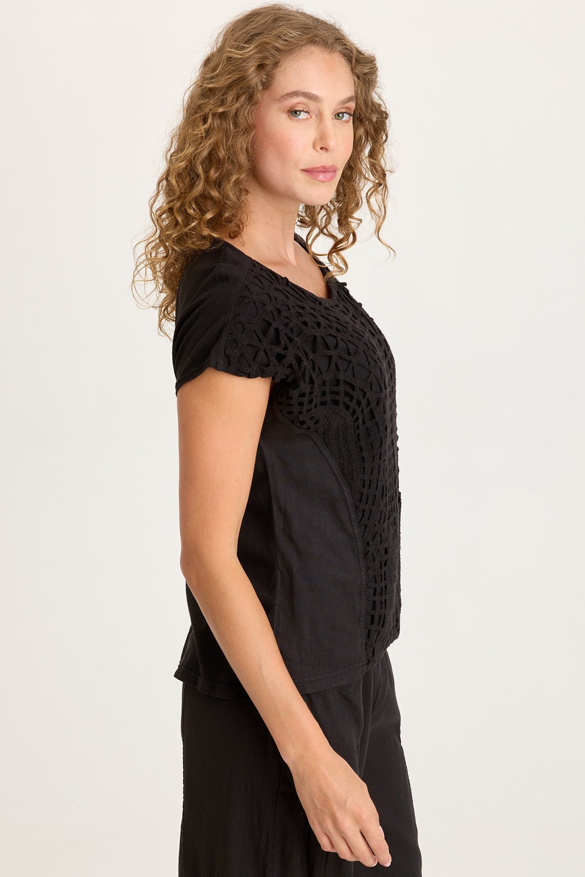 Nashir Crochet-Front Jersey-Back Short-Sleeve Top Black - XCVI