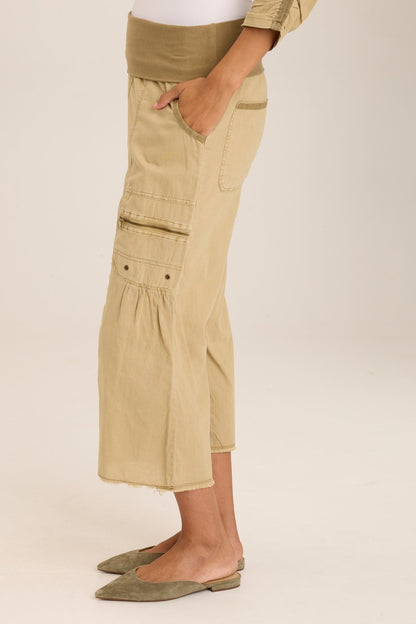 Wearables Pasqual Cotton Linen Flowy Cargo Crop with foldover jersey waist and distressed hem in Beige Linwood Sands Pigment - XCVI