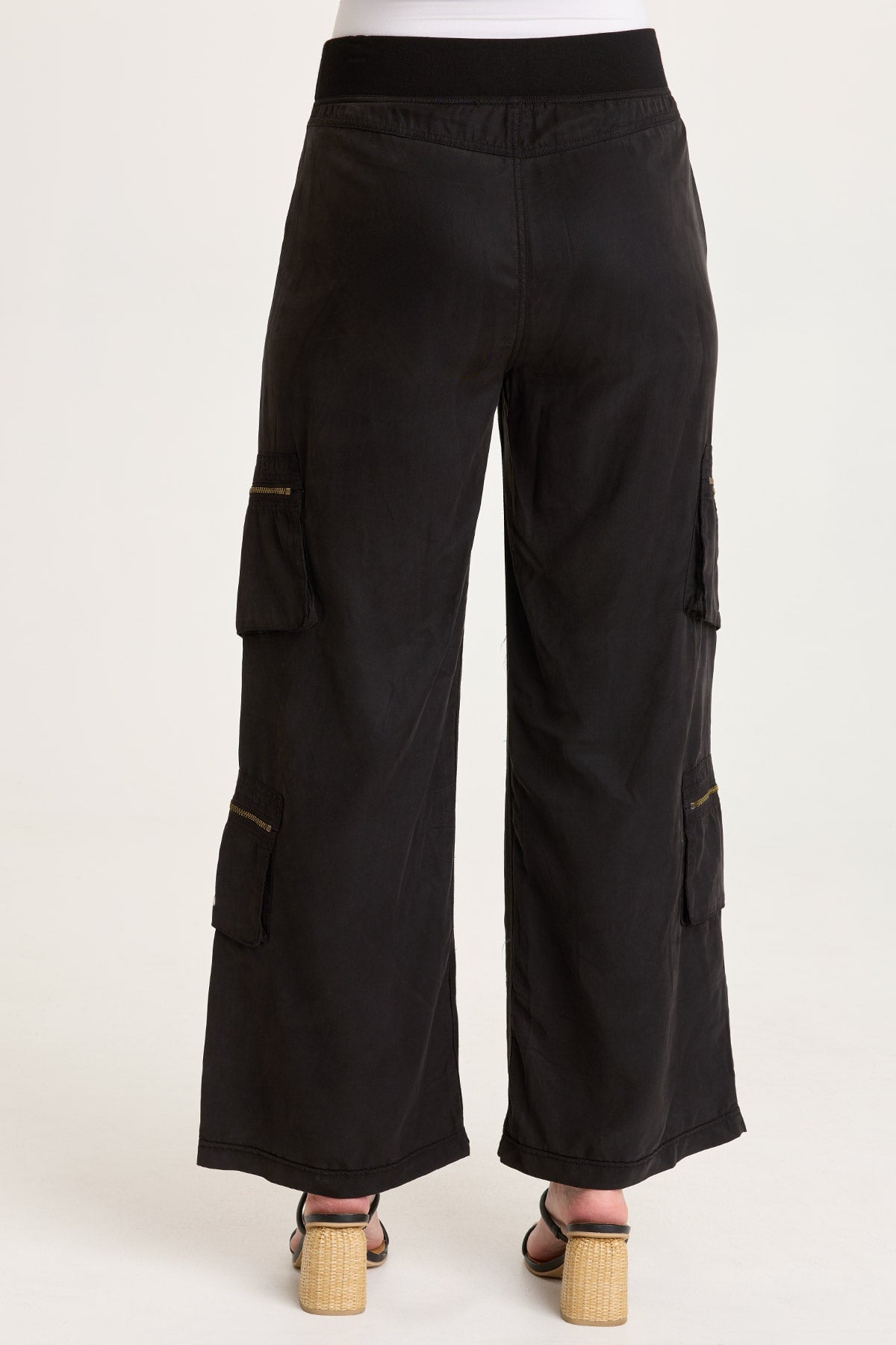 Britte Tencel Twill Multi-Pocket Cargo Pull-On Pant Black - XCVI
