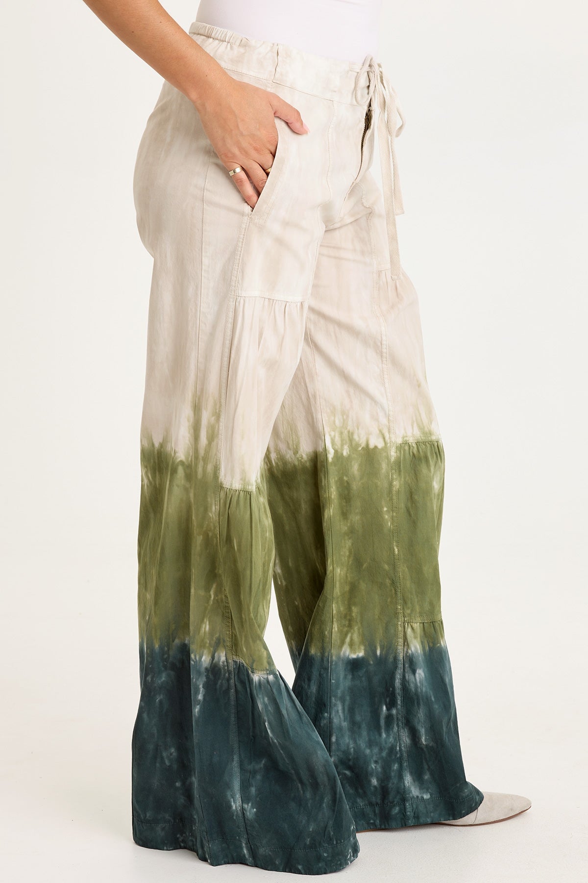Werables Terraced Wide Leg Ruched Flare Drawstring Pant Tricolor Ombre Hawthorn - XCVI