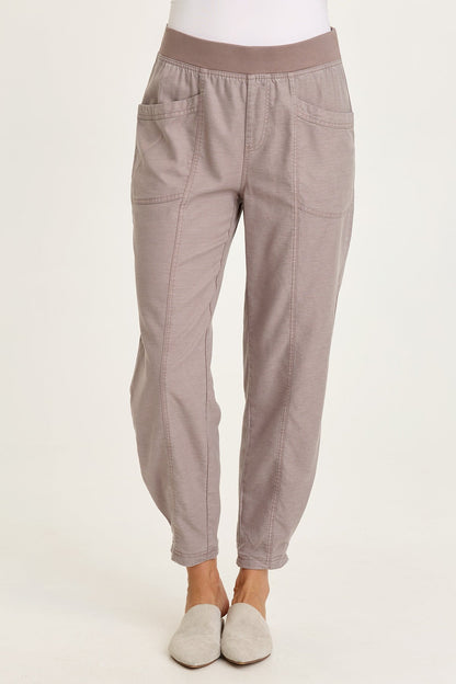 Wearables Beck Twill Barrel-Style Pant Poppy Seed - XCVI