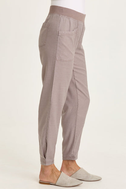 Wearables Beck Twill Barrel-Style Pant Poppy Seed - XCVI