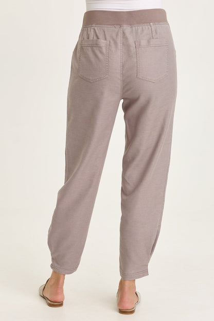 Wearables Beck Twill Barrel-Style Pant Poppy Seed - XCVI