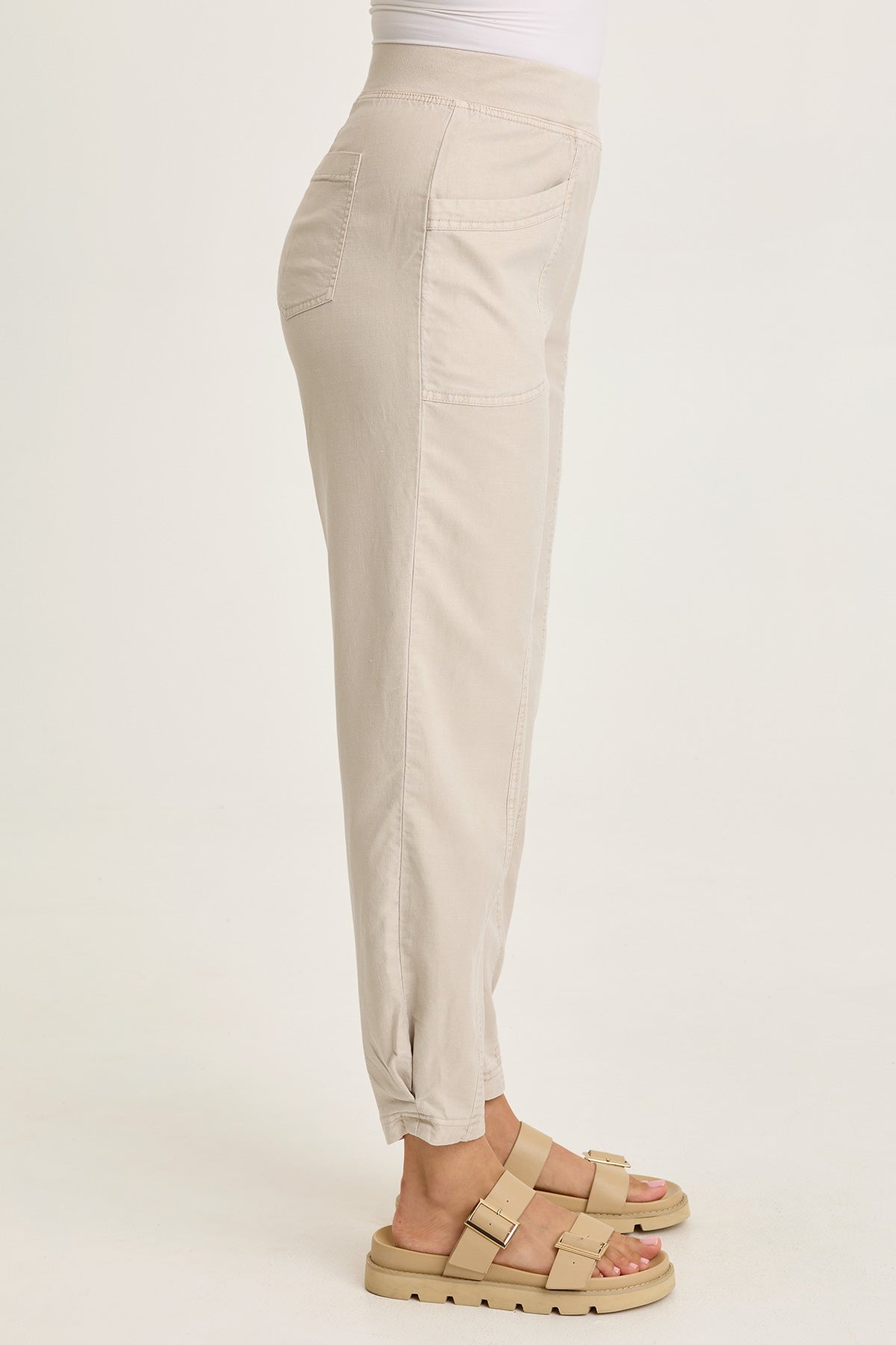 Wearables Beck Twill Barrel-Style Pant Clay Pot Pigment - XCVI