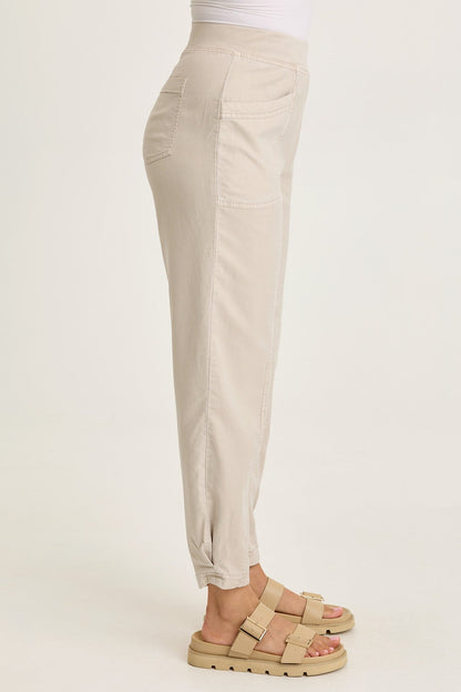 Wearables Beck Twill Barrel-Style Pant Clay Pot Pigment - XCVI