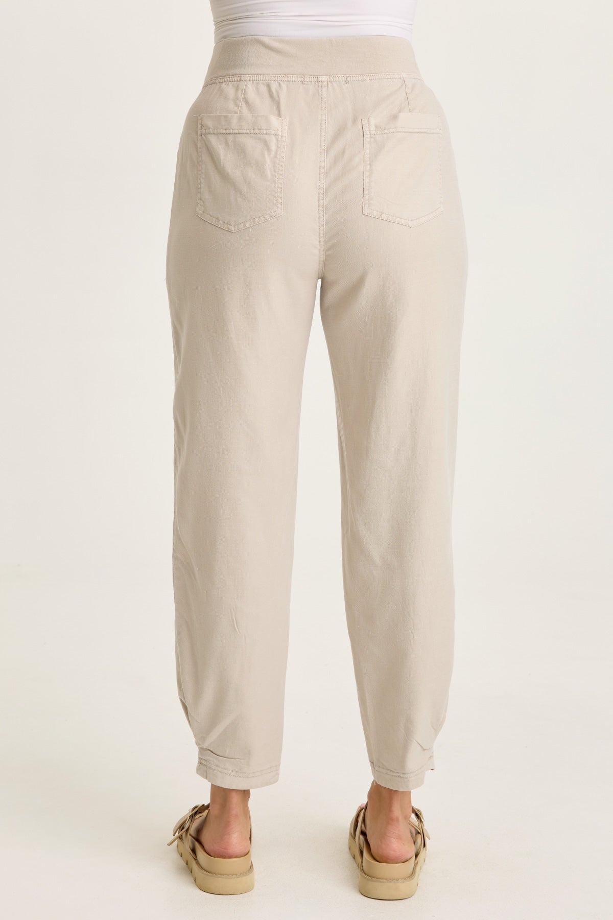 Wearables Beck Twill Barrel-Style Pant Clay Pot Pigment - XCVI
