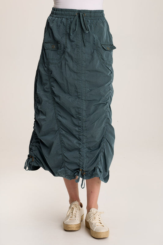 Zeno Ruched Sporty Cargo Midi Skirt Silken Pine Pigment - XCVI
