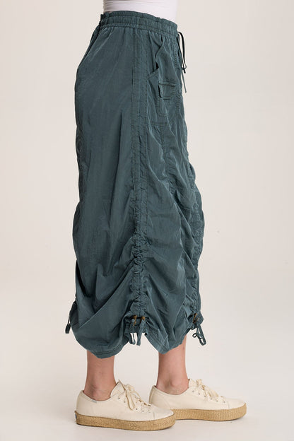 Zeno Ruched Sporty Cargo Midi Skirt Silken Pine Pigment - XCVI