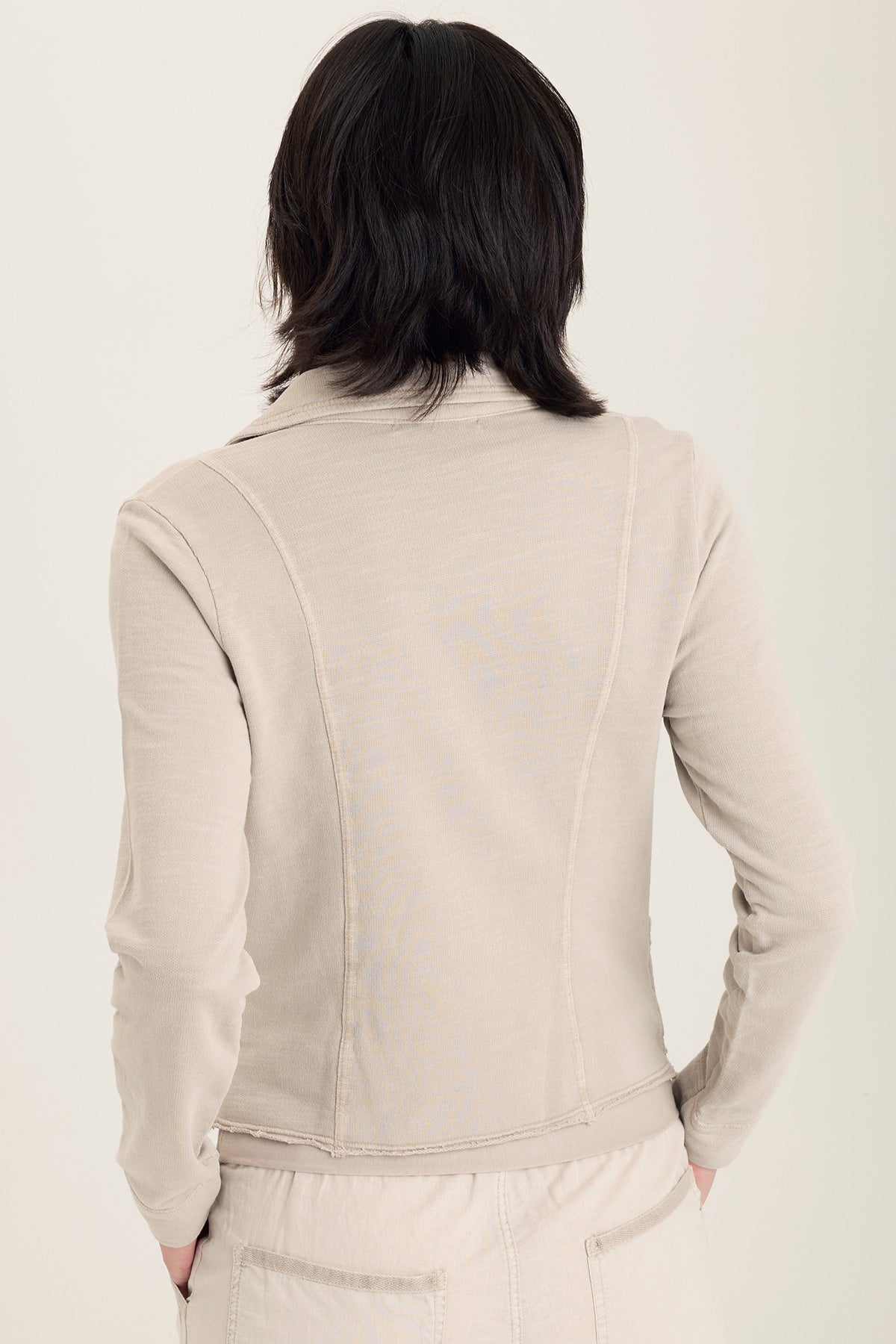 Wearables Damia Terry Three-Button Casual Blazer semi-crop fit with stretch and pockets in Grey Ripple Pigment - XCVI