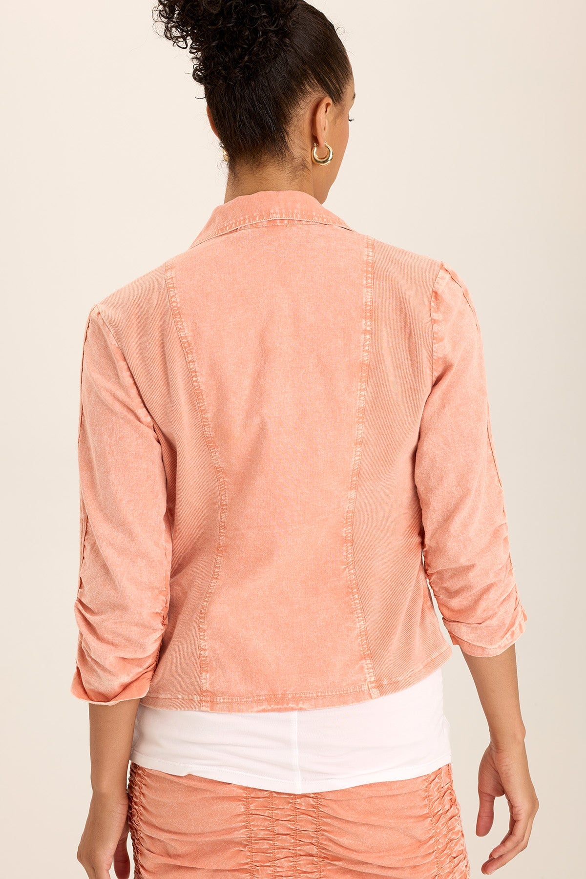 Wearables Folksy Linen/Stretch 4-Pocket Shirred Blazer lightweight jacket + semi-crop fit in Orange Distress Wash Afterglow - XCVI
