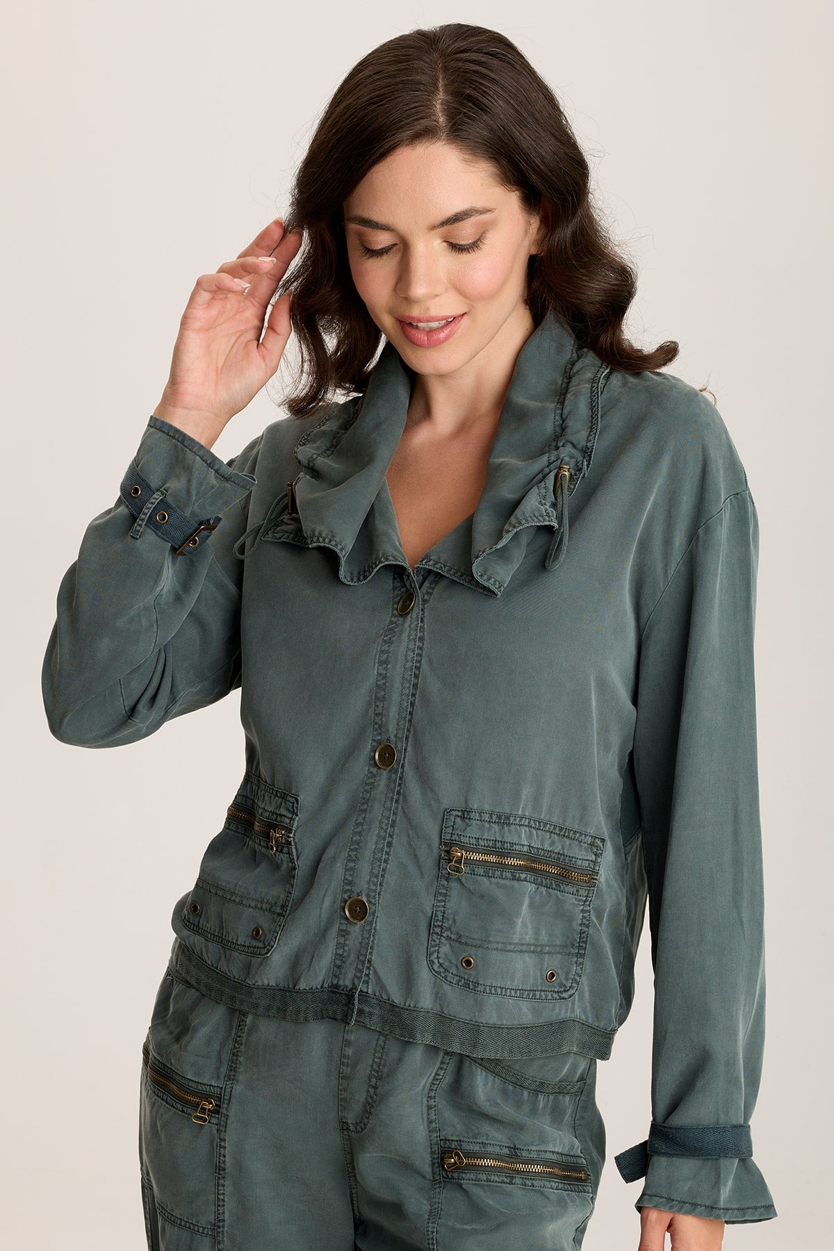 Oziel Utility Twill Jacket – With Flap Pockets & Drawstring Detail Silken Pine Pigment - XCVI