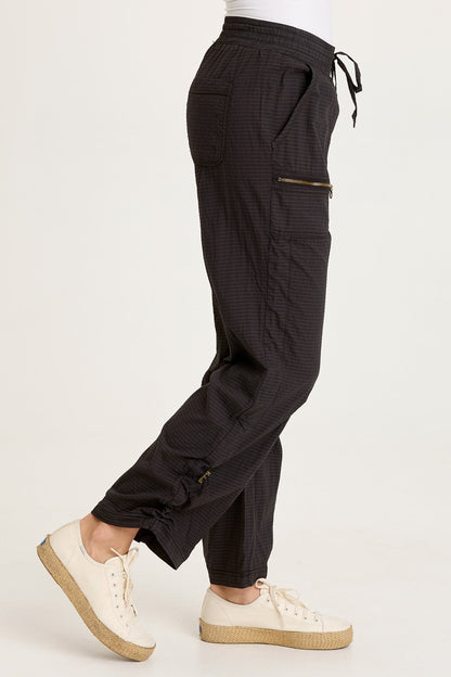 Trotter Textured Side Cinch Pull-On Pant Black - XCVI