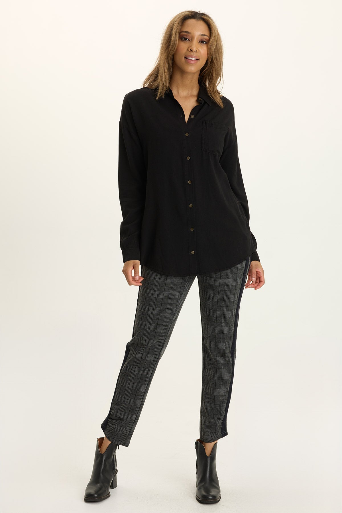 Wearables Nestor Plaid Pant Charcoal - XCVI