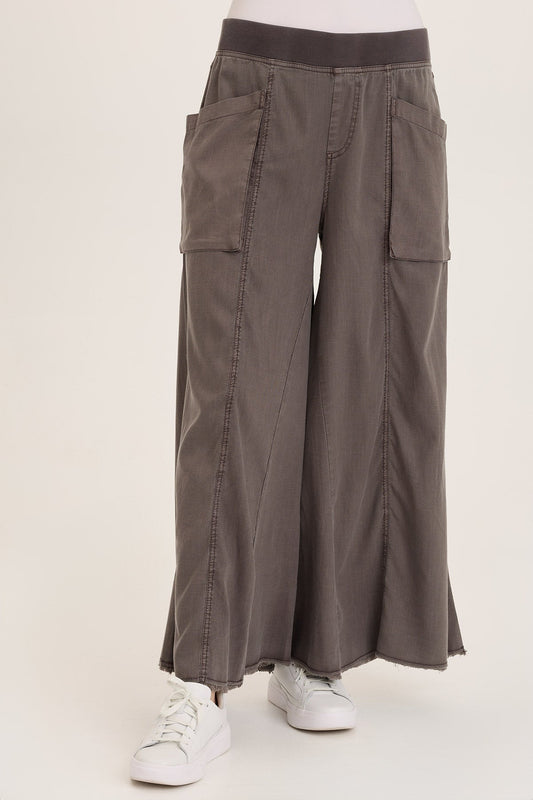 Wearables Desoto Lightweight Twill Ultra-Flare Wide Leg Pant Charcoal - XCVI