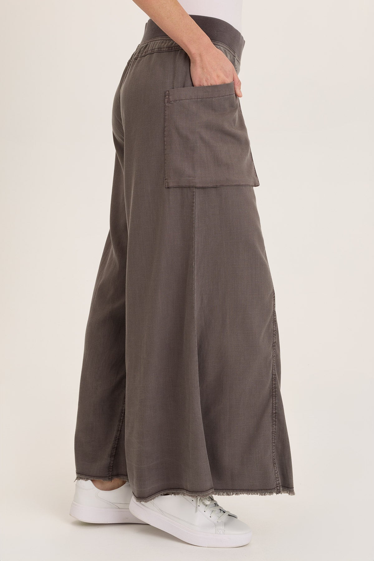 Wearables Desoto Lightweight Twill Ultra-Flare Wide Leg Pant Charcoal - XCVI