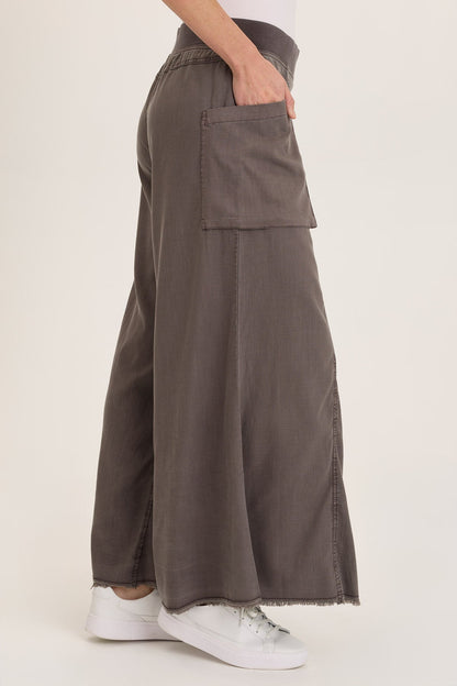 Wearables Desoto Lightweight Twill Ultra-Flare Wide Leg Pant Charcoal - XCVI